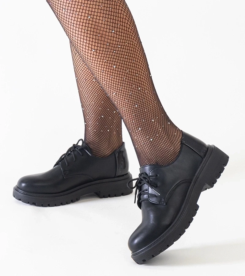 primohurt Czarne półbuty damskie z kolorowymi frędzlami mokasyny czarne z frędzlami