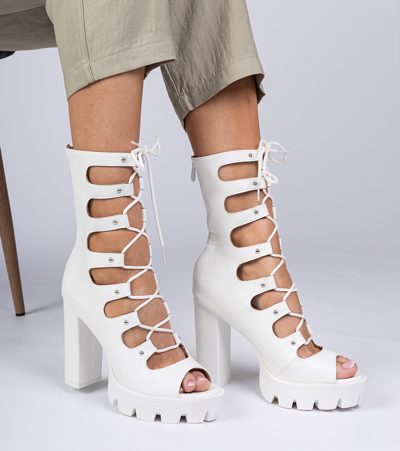marka niezdefiniowana White high-heeled boots with cut-outs Marsala