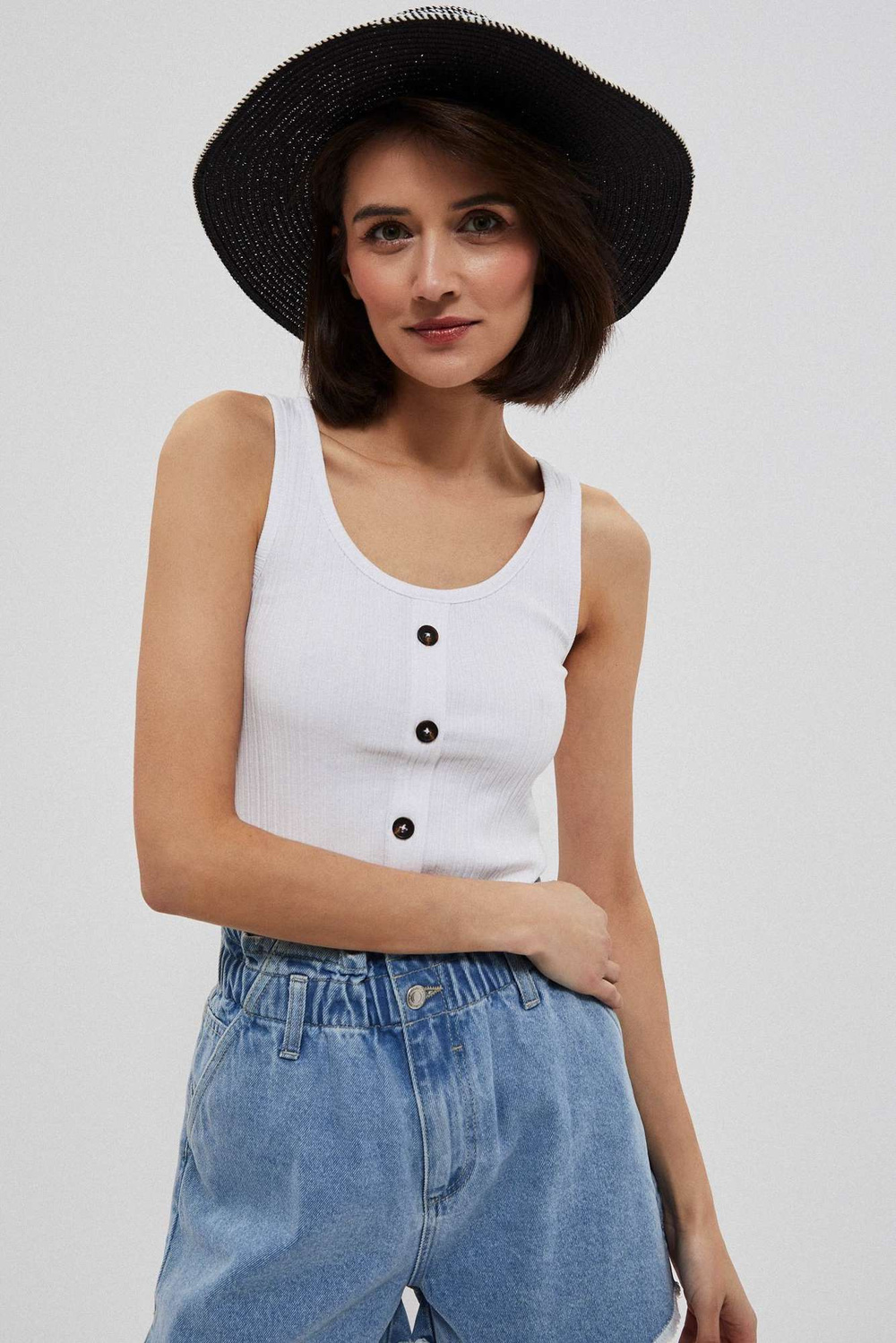 Marisse Straw hat with a decorative ribbon