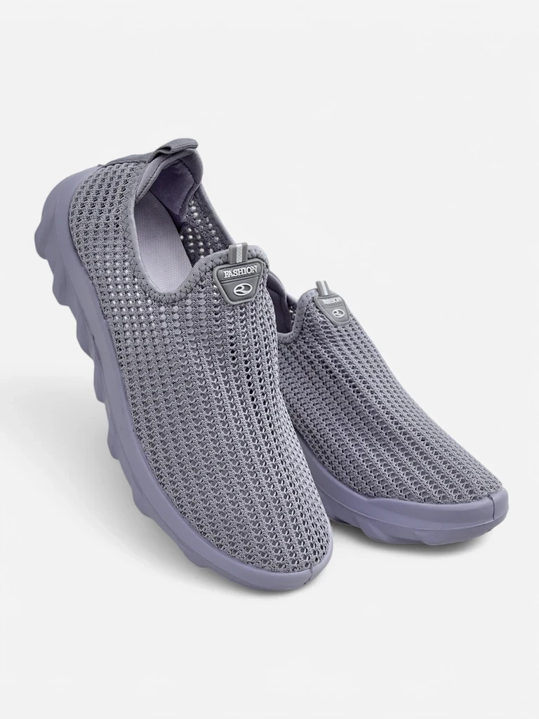 Resti Women's Slip-On Fabric Sports Shoes Erra