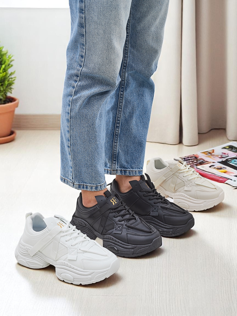 Resti Women's sporty sneakers on a thicker sole Quensi