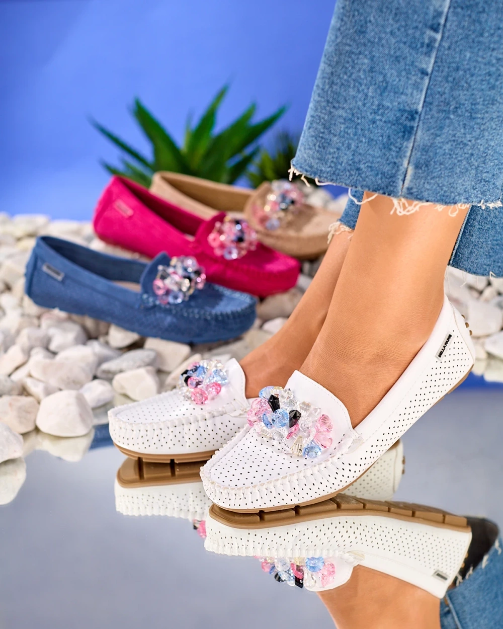 Resti Women&#039;s openwork white moccasins with decorative crystals Cizzas