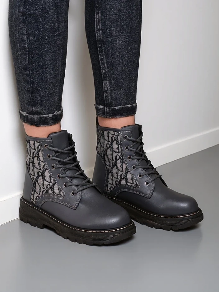 Resti Women's ankle boots with print Efrioz