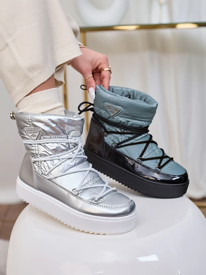 Resti Women&#039;s silver Vevnose slip-on boots a&#039;la snow boots