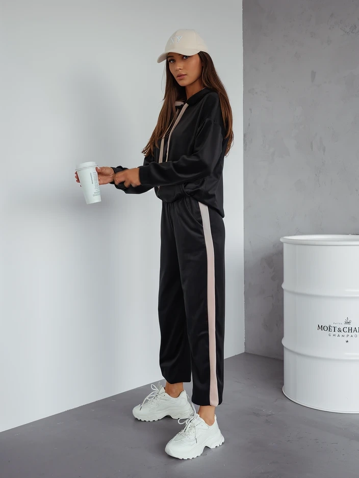 Resti Womens tracksuit set in velour style