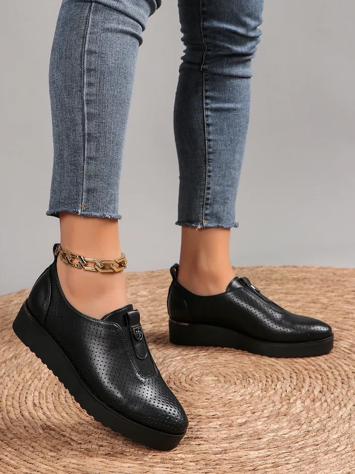 Resti Women's slip-on hollow shoes Goffies