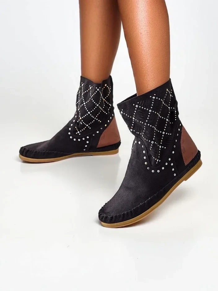 Resti Women's ankle boots with low wedge and studs Indian Style