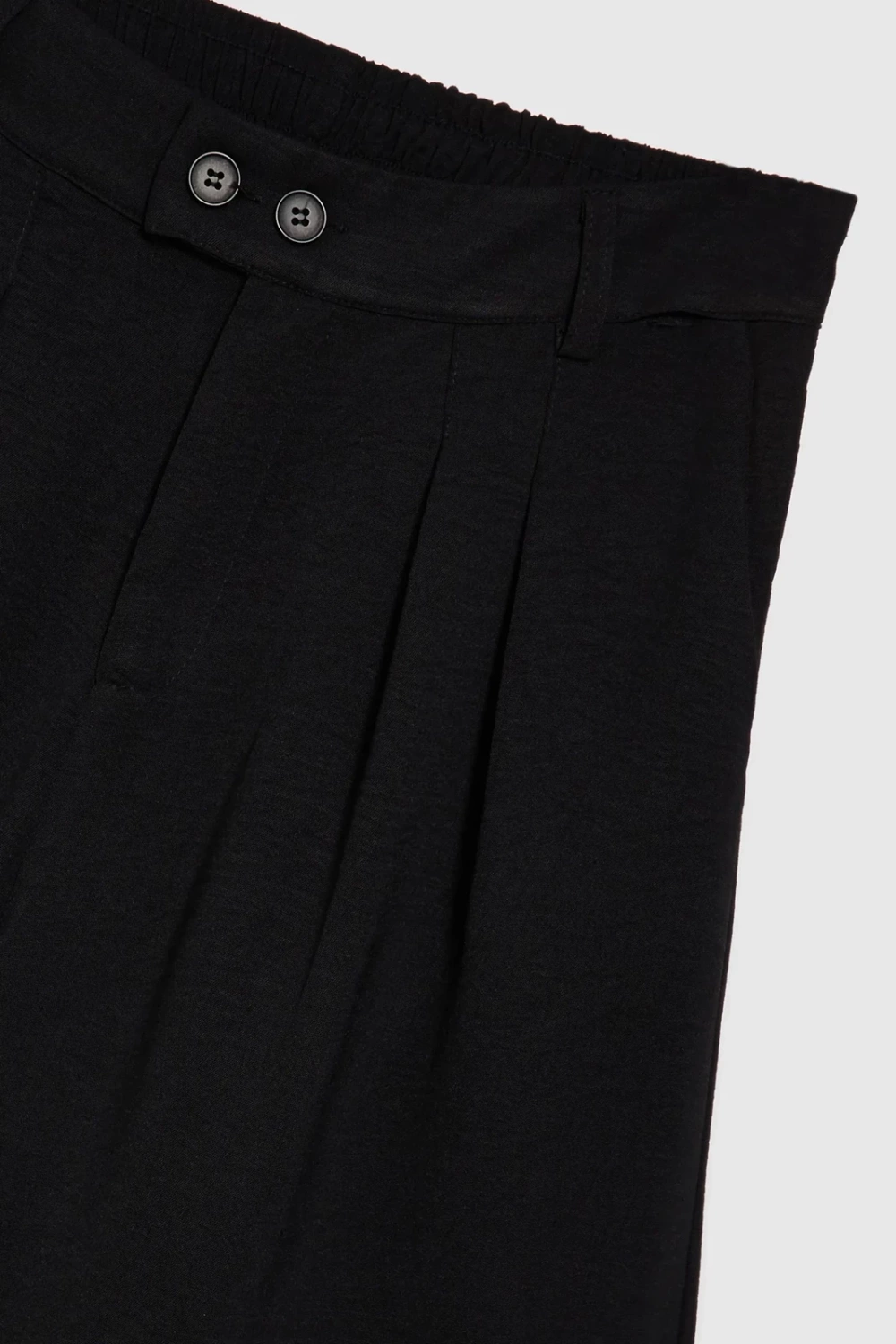 Marisse Black Shorts With Pockets