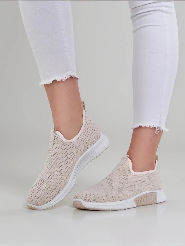 Resti Women's sports shoes made of material Agafia