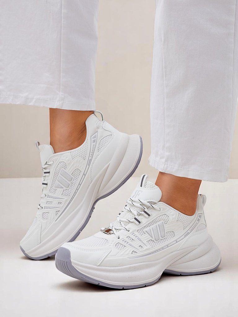 Resti Women's sport sneakers on a thicker sole Roality