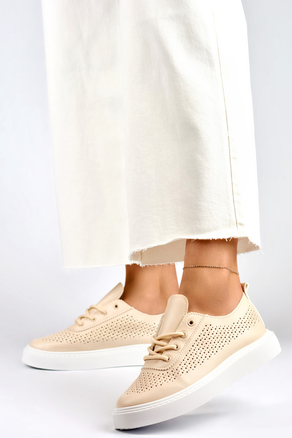 primohurt Beżowe ażurowe trampki damskie na grubej podeszwie beżowe trampki damskie