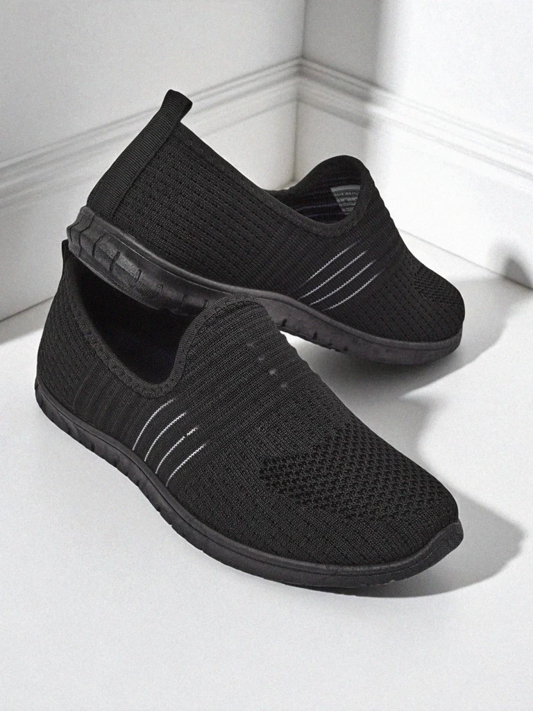 Resti Women&#039;s lightweight Alethea black fabric moccasins - stylish for summer and spring