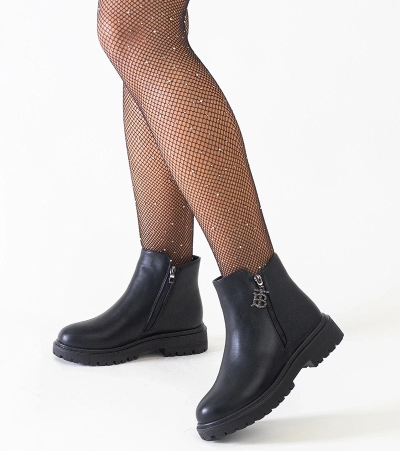 Gemre Botine negre cu un pandantiv decorativ pe platformă din eco-piele Melane.