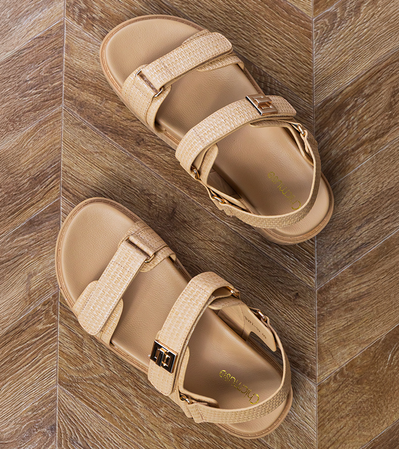 D/CEO Black platform sandals with lace-up strap Zambera