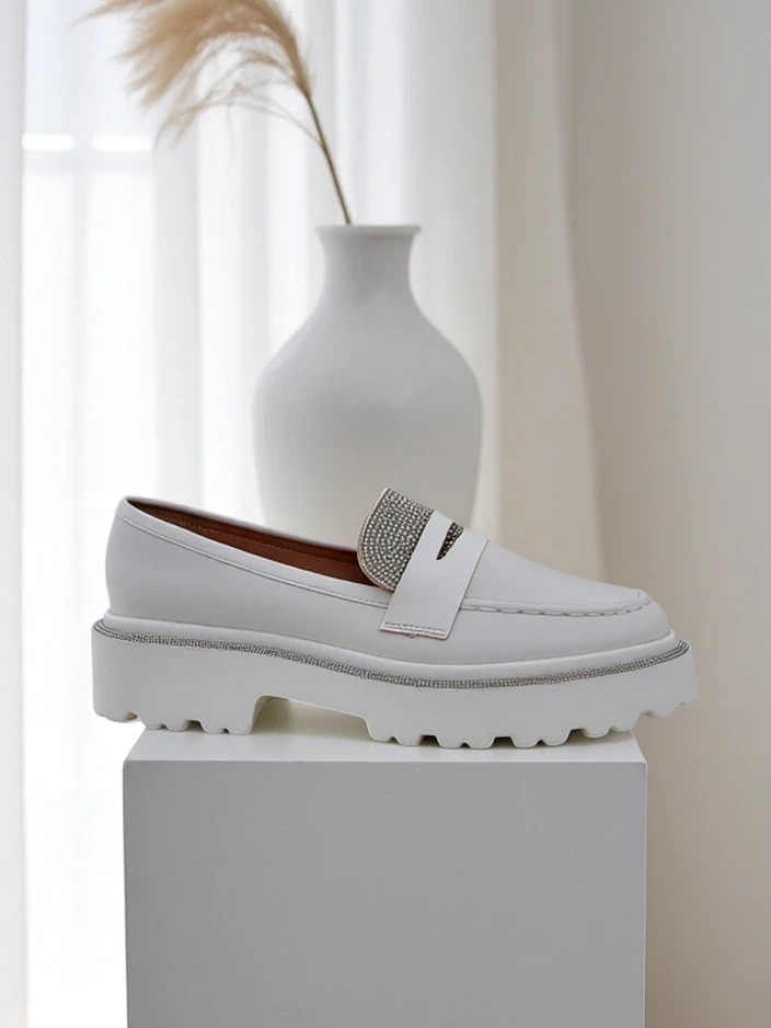 Resti Women&#039;s moccasins with rhinestones Vinness