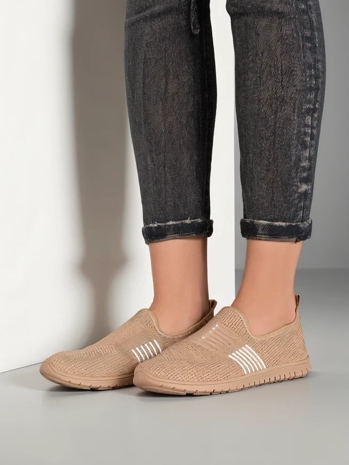 Resti Women's Slip-On Sports Shoes Ollabes
