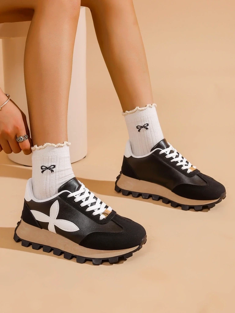 Resti Women's sports sneakers on a thicker sole Aloqa