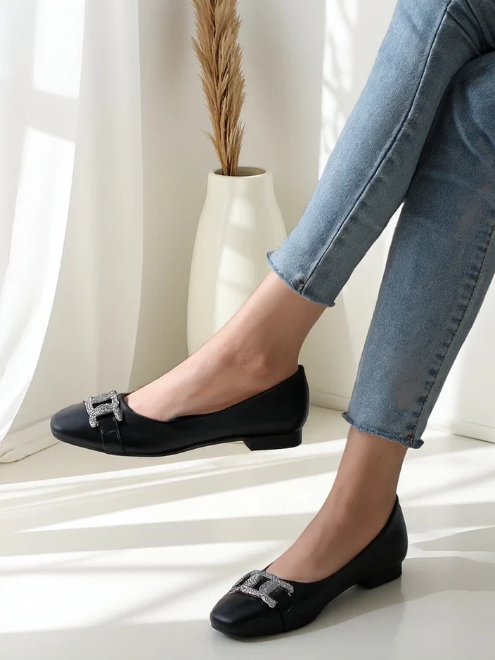 Resti Women&#039;s ballet flats with a bow Frelie