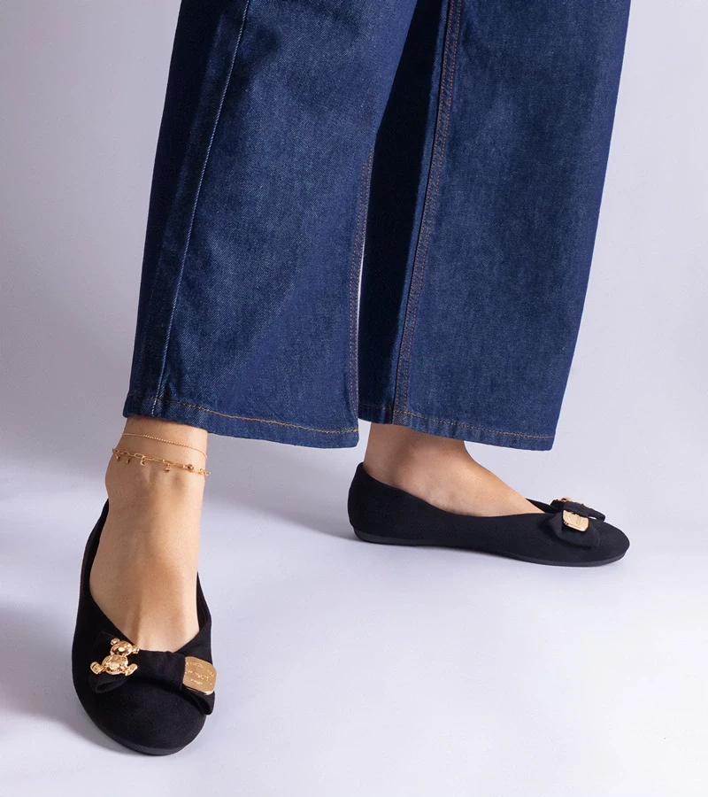 Gemre Balerini negri decorați cu fundiță și broșă Esdras