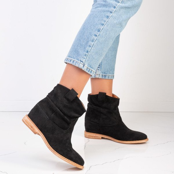 Resti Black boots a&#039;la cowgirls on a covered anchor Daressco - Footwear