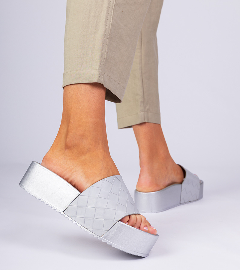 marka niezdefiniowana Gray embossed slides Kelisa
