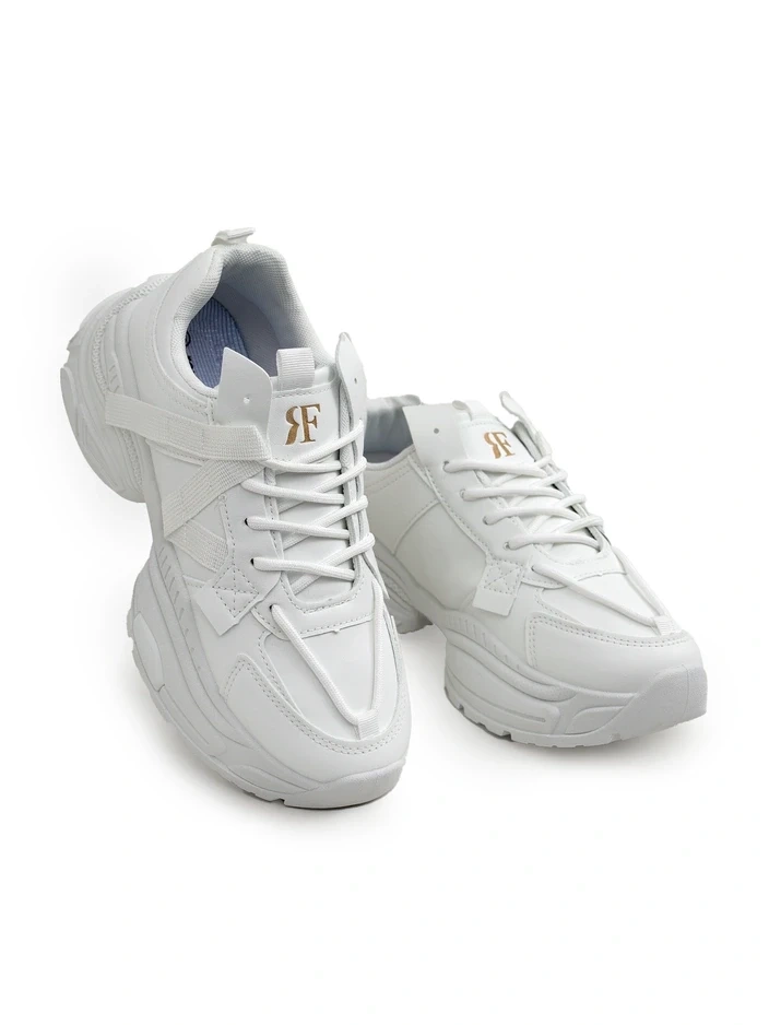 Resti Women's sporty sneakers on a thicker sole Quensi