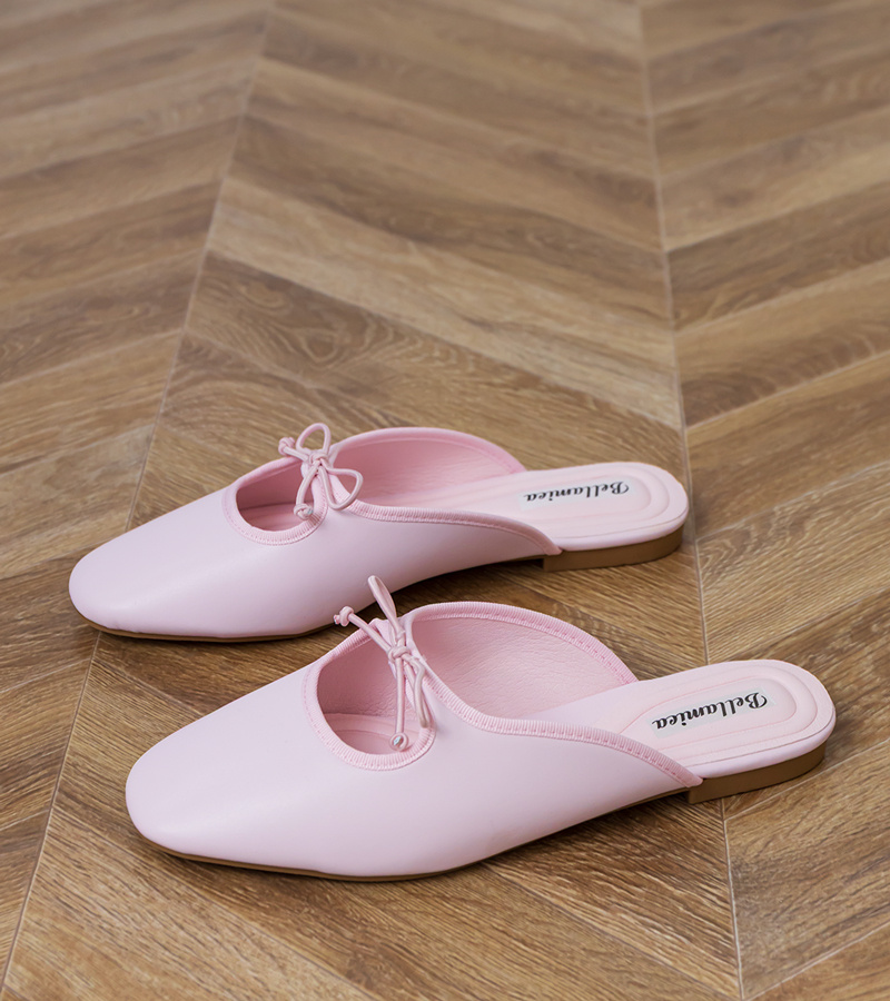 D/CEO Pink closed-toe sandals on a flat sole Matila