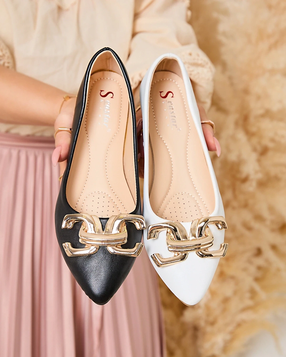 Resti Black women&#039;s pointed-toe ballerinas with embellishment on the nose Figgda