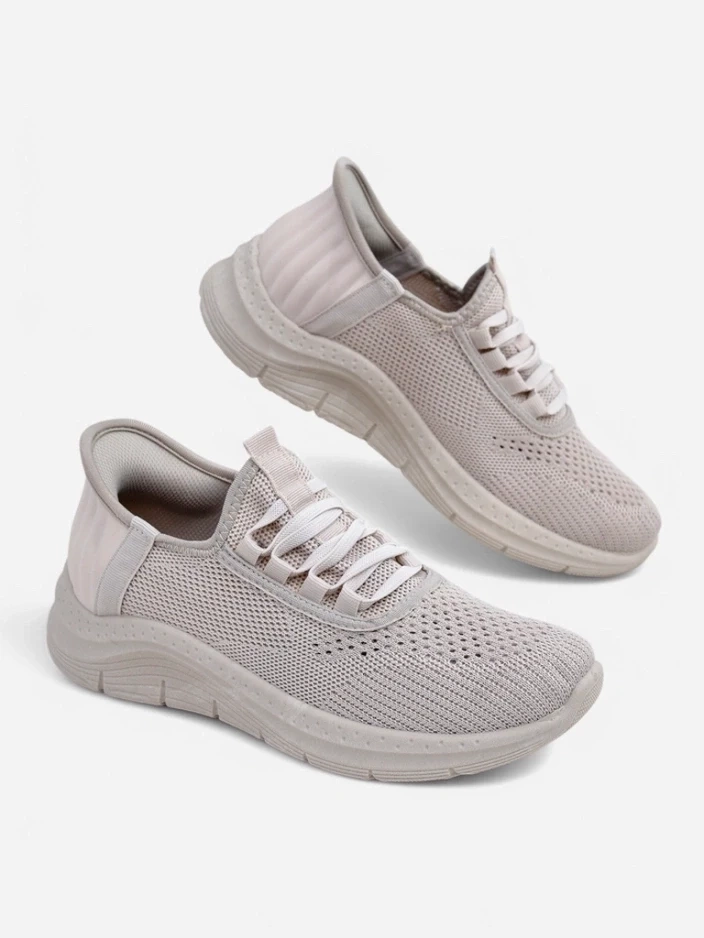 Resti Women's Slip-On Fabric Sports Shoes Arrate