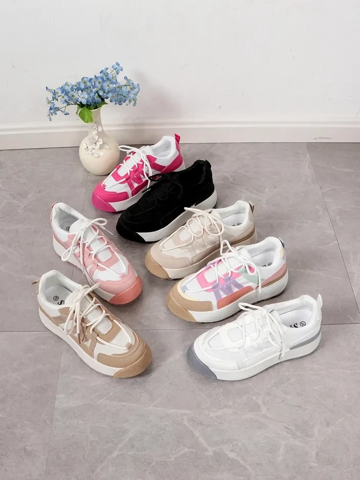 Resti Women's sports sneakers Clevsa