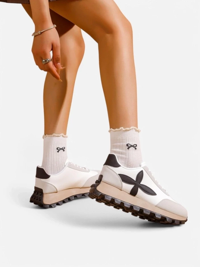 Resti Women's sporty sneakers on a thicker sole Aloqa