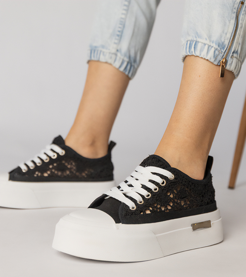 Gemre Adidași negri de damă perforați Runna