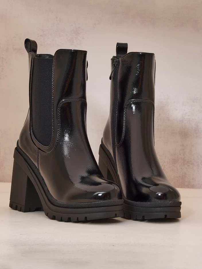 Resti Women's ankle boots on a block heel Foddise