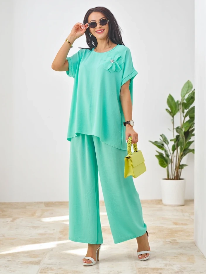 Resti Women's set with short sleeves, decorative flower and wide pants