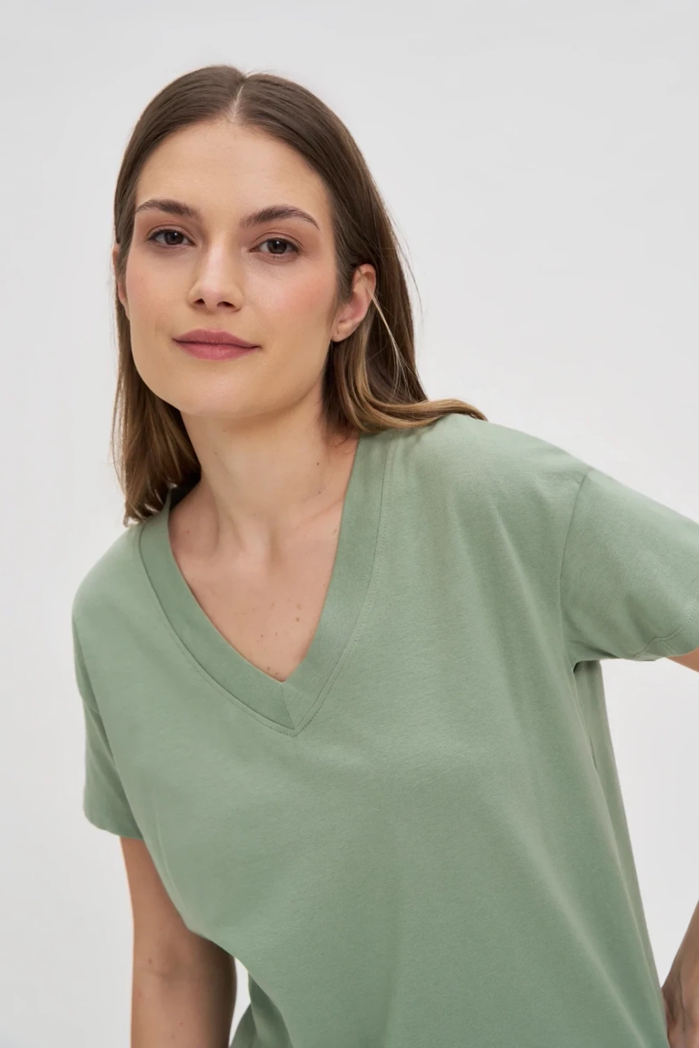 Marisse Cotton V-Neck T-Shirt In Olive Green