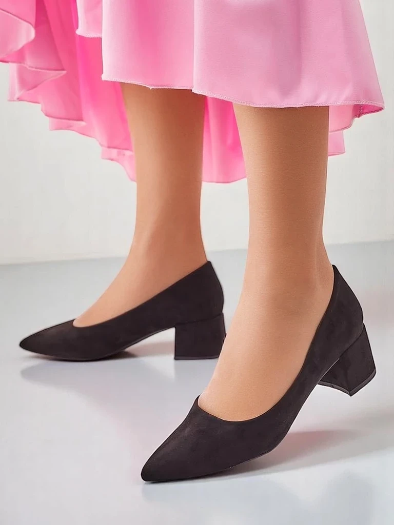Resti Womens low-heeled pumps Agas