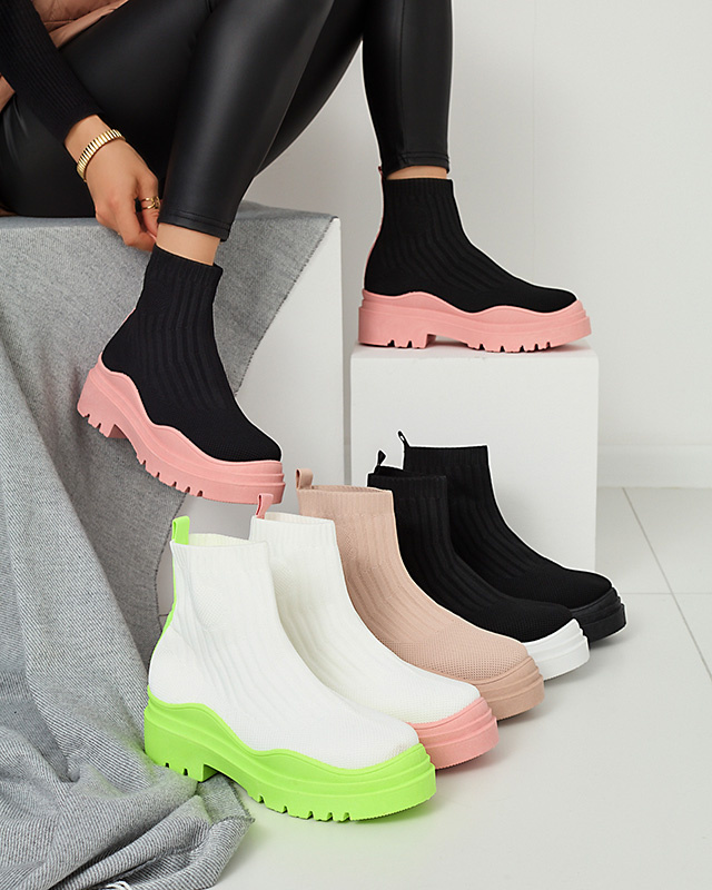 Resti Women&#039;s boots on a thicker sole in white and pink Korlic-Shoes