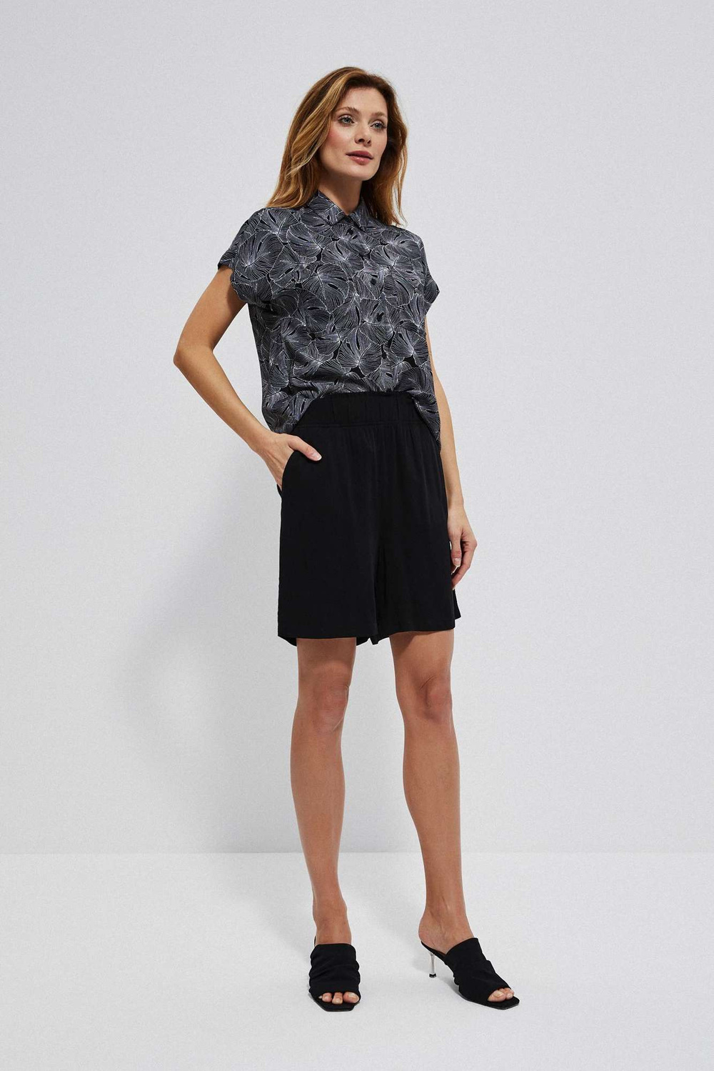 High-waisted viscose shorts