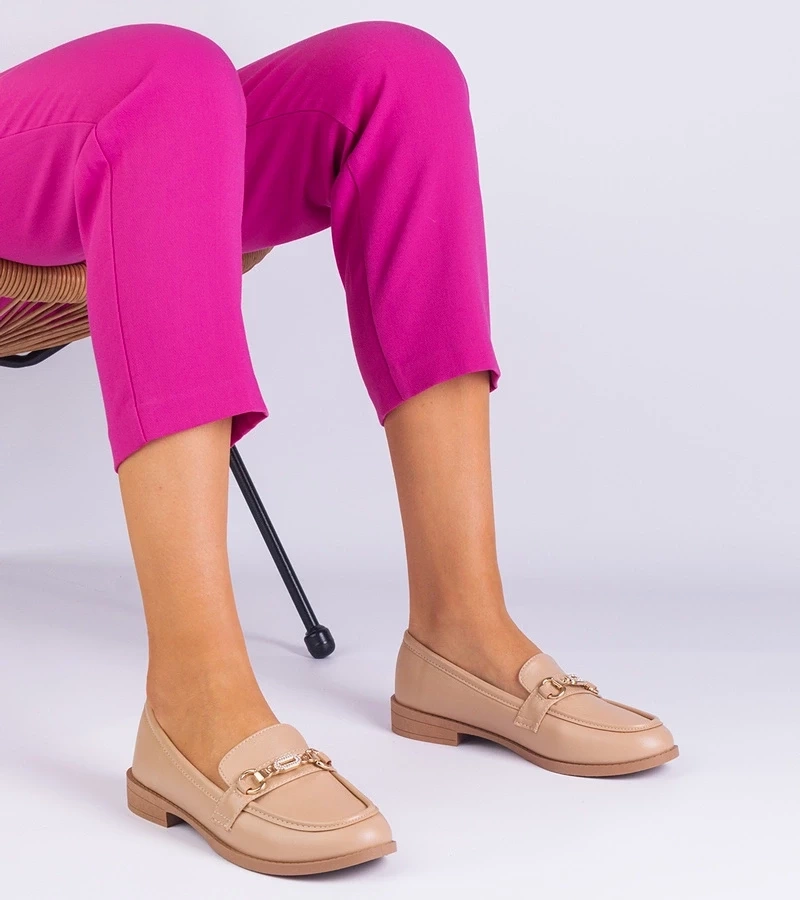 Gemre Mokasini bej pentru femei cu ornamente aurii și pietre strălucitoare Mikasa