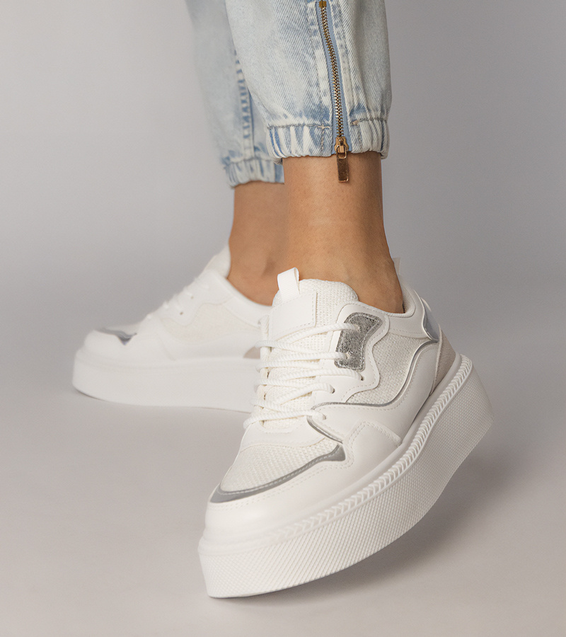 marka niezdefiniowana White block heel sandals with buckle Runaz