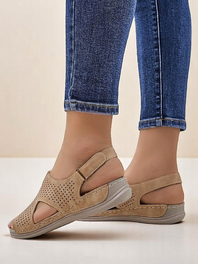 Resti Women&#039;s openwork sandals Leminni