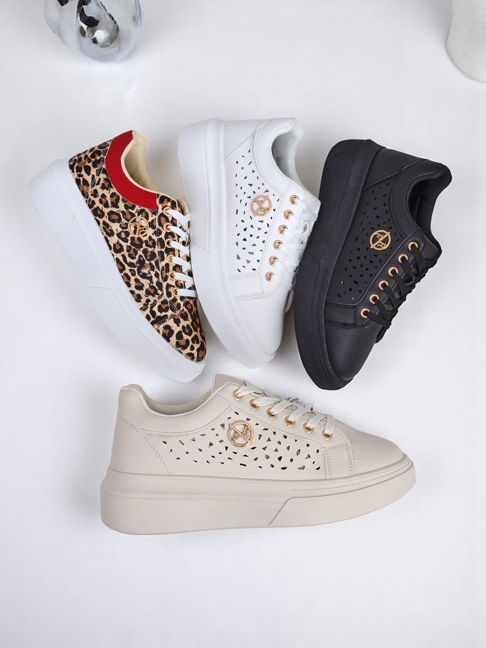 Resti Women's lace-up sporty sneakers Leopess