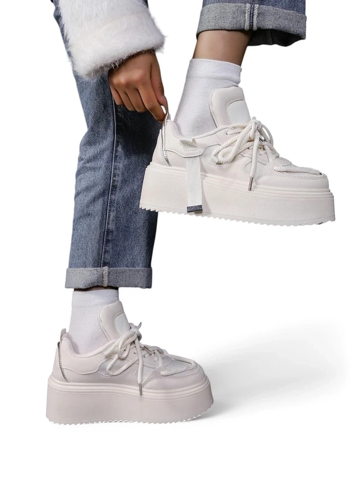 Resti Sports sneakers for women on a platform Aeroll