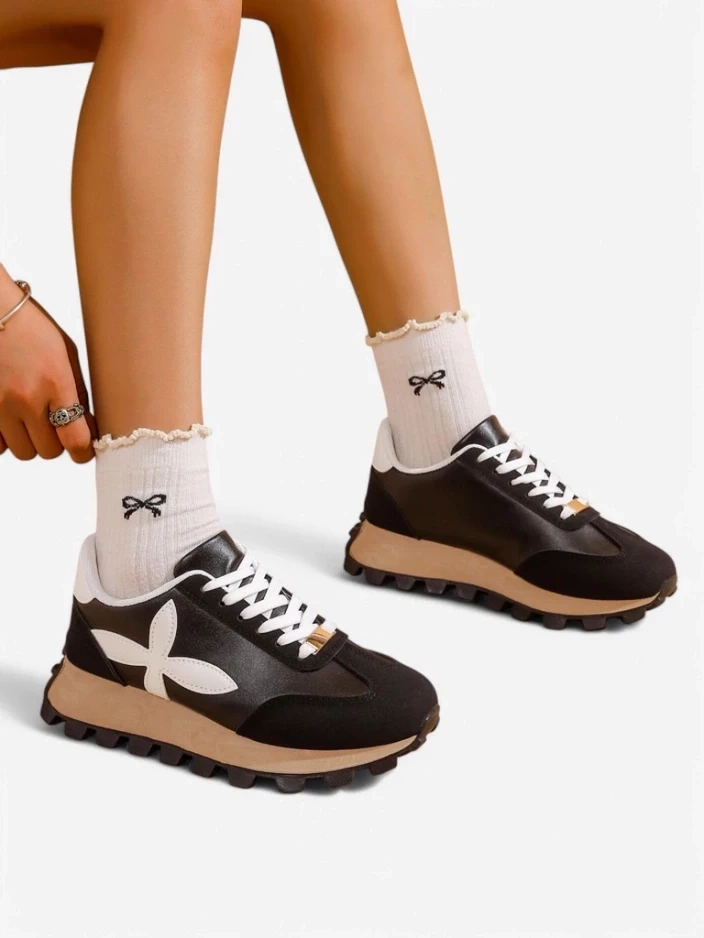 Resti Women's sports sneakers on a thicker sole Aloqa