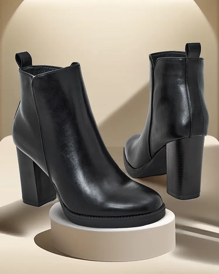 Resti Women's ankle boots on a post Erozi
