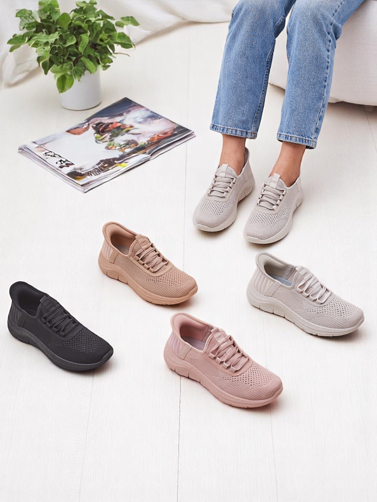 Resti Women's Slip-On Fabric Sports Shoes Arrate