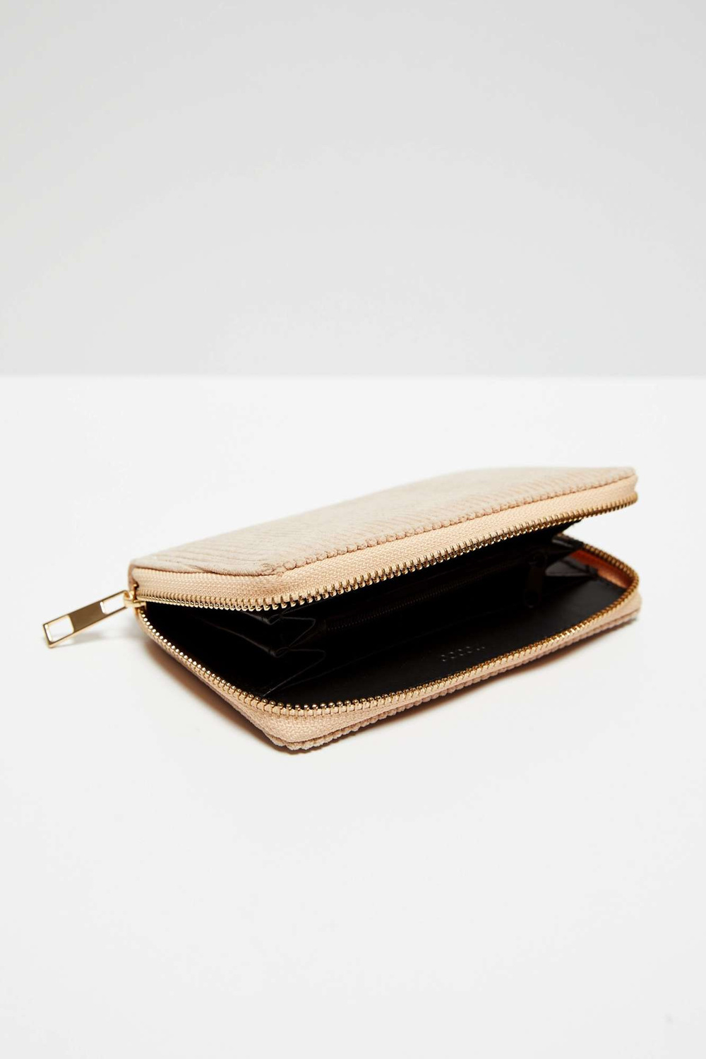Marisse Wallet with a structured texture
