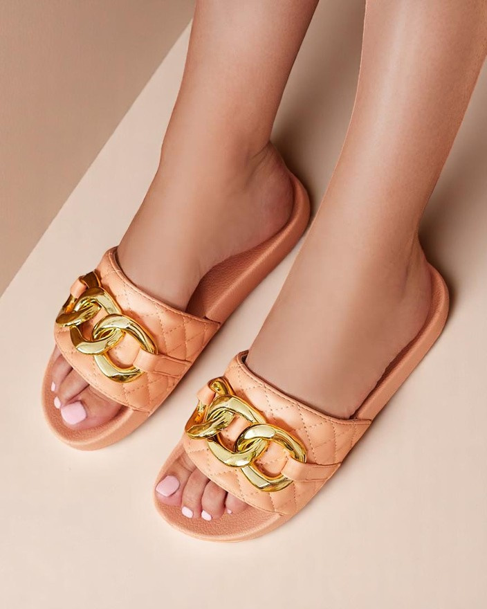 Resti Royalfashion Coral women&#039;s quilted flip-flops with gold chain Eteris