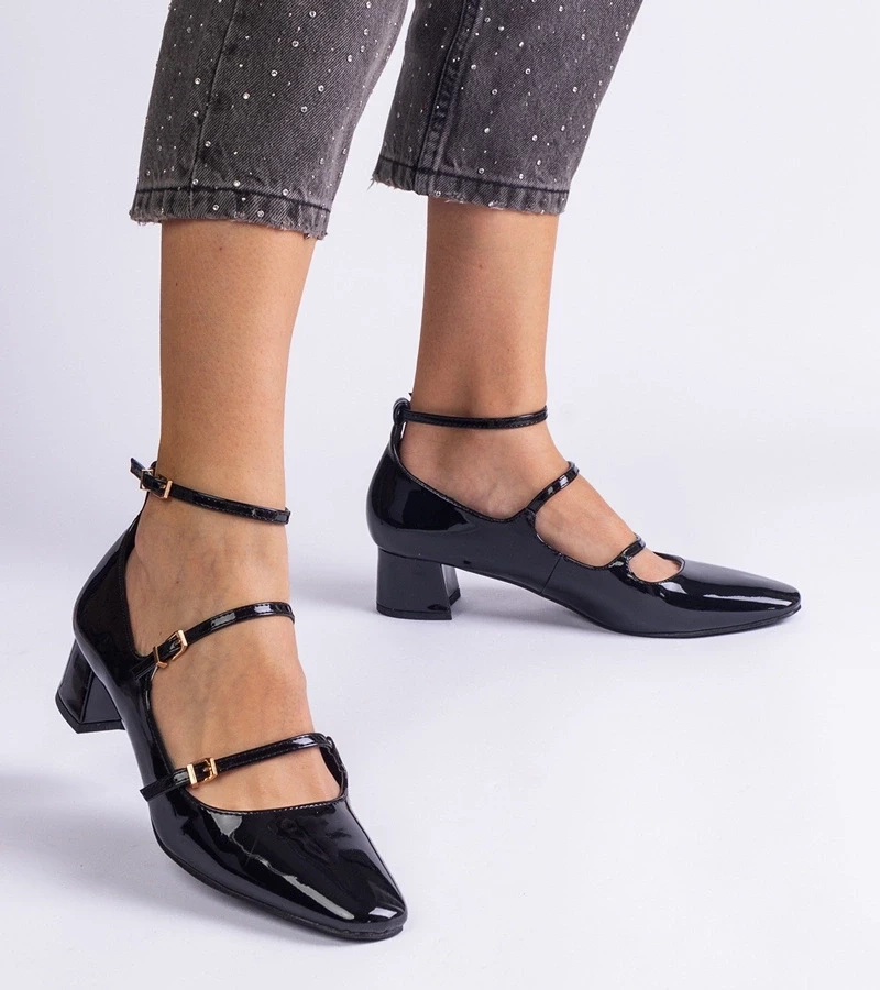 D/CEO Silver pumps Lepley