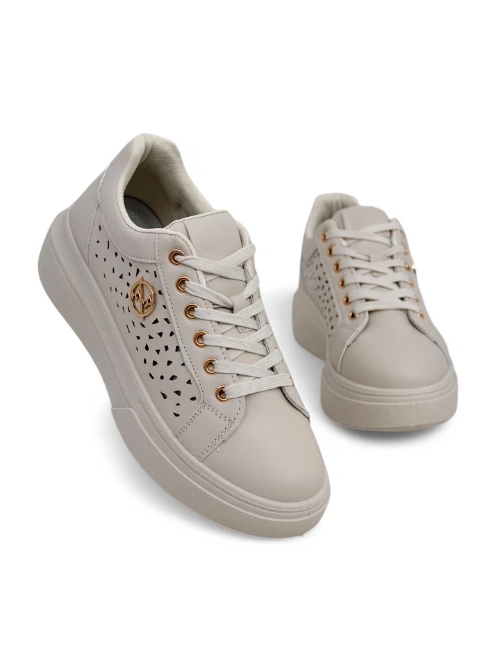 Resti Women's lace-up sporty sneakers Leopess